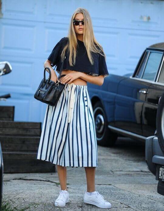 Midi skirt with short T-shirt