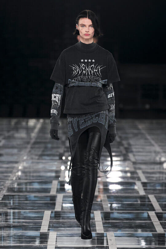 Givenchy grunge elements in the Fall-Winter collection