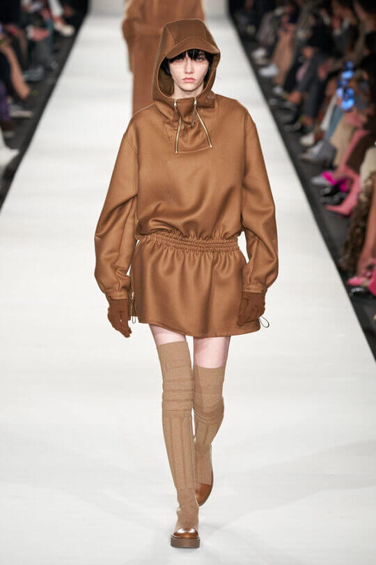 The meaning of brown in clothes