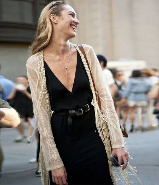 V-neckline visually stretches the neck