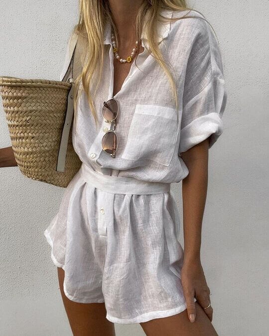 Linen suit for the beach