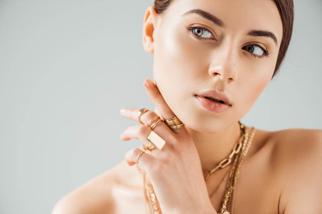 Fashionable Jewelry and Costume Jewelry