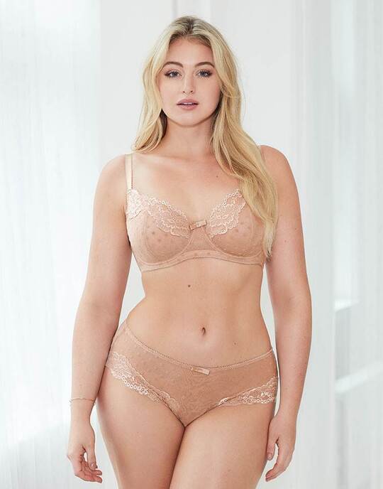 How to choose underwear and swimsuits for the plump woman