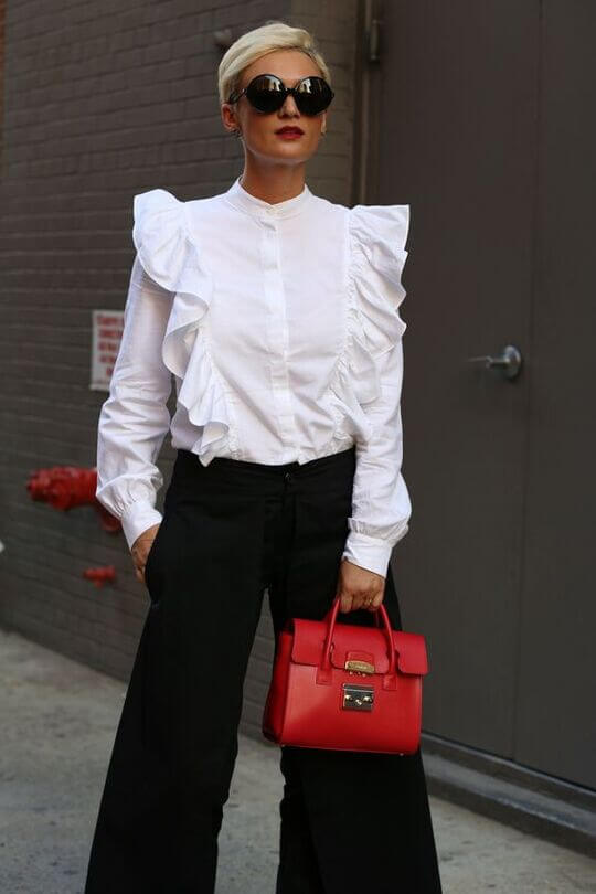 What kind of blouses suit the type of soft gamine best