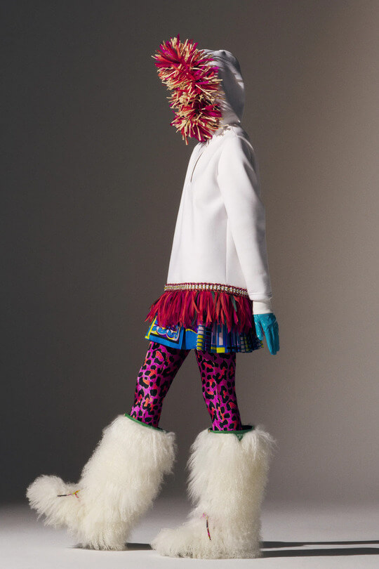 Fashionable white fur boots Emilio Pucci