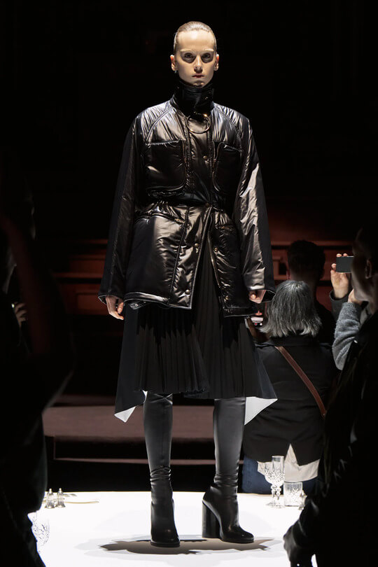 Black Burberry boots at the Winter 2023 fashion show