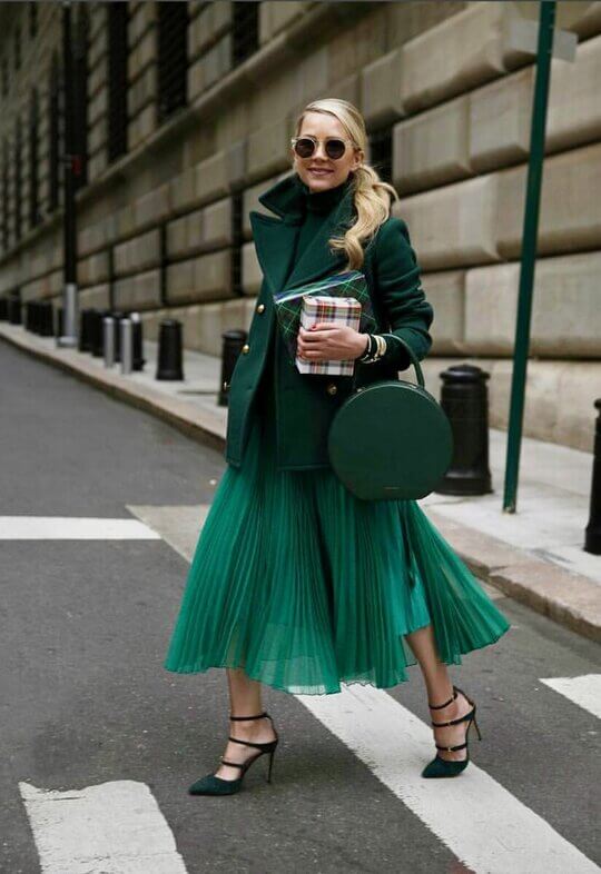 Green monochrome look