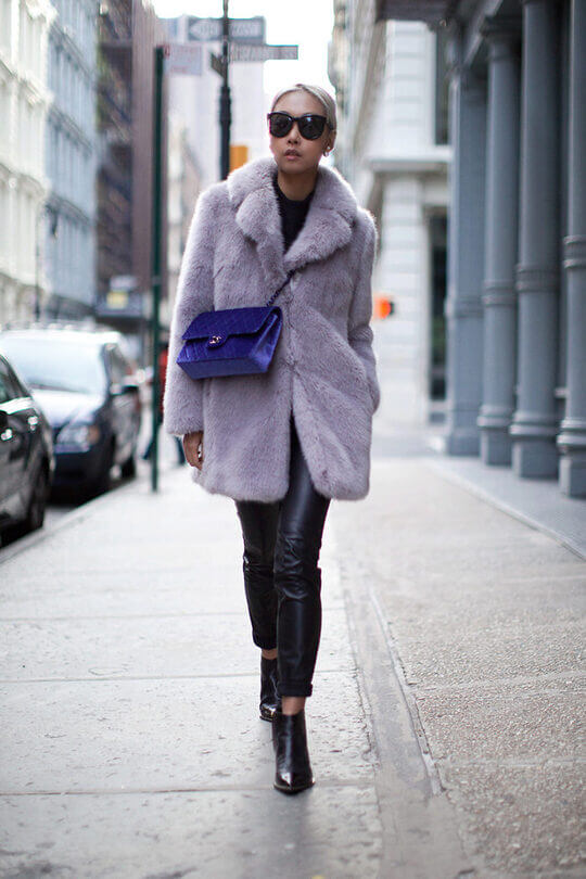 Gray with a subtle mauve undertone is the trendy base color of spring 2023