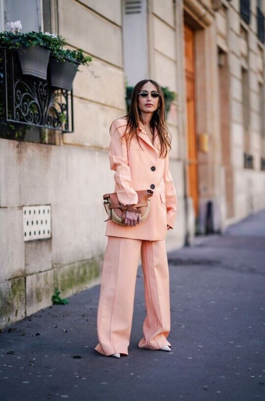 Delicate peach in fashion for spring summer 2023