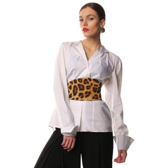 White shirt with a wide belt
