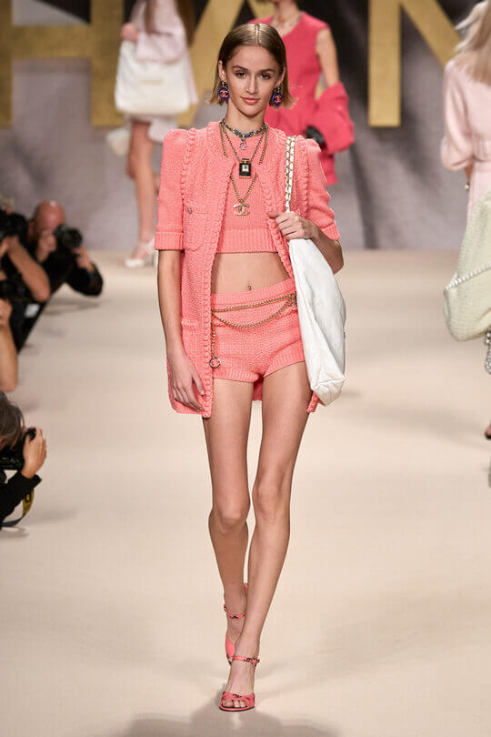A white shopper at the Chanel presentation