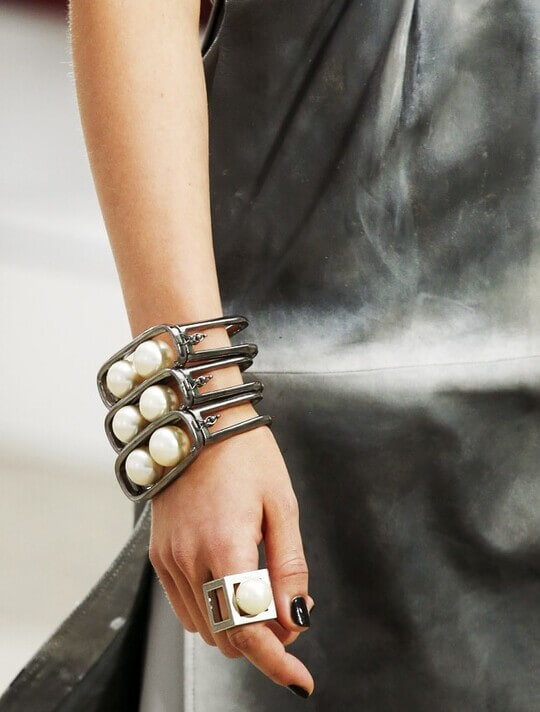 What styles of jewelry there are