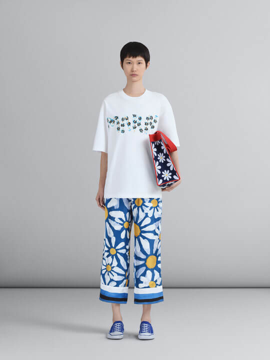 Shopper with Marni summer pants