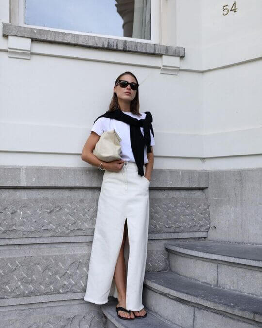 Example of a look with a long maxi skirt