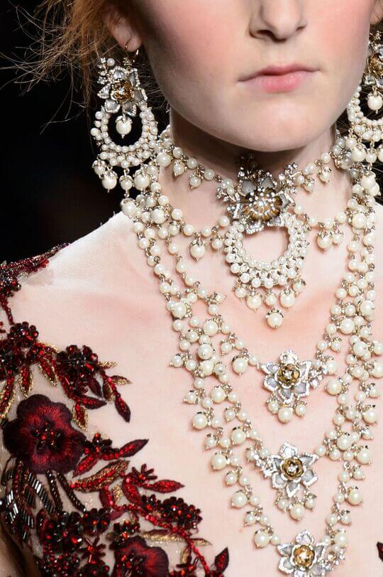 What styles of jewelry there are