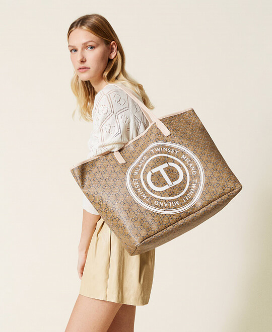 Twinset Shopper with shorts