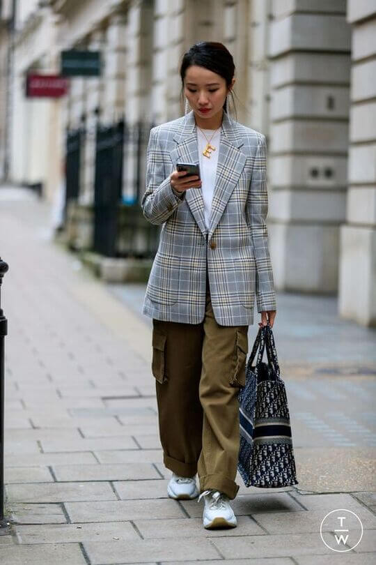 Elongated jacket with cargo pants