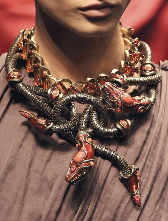 What styles of jewelry there are